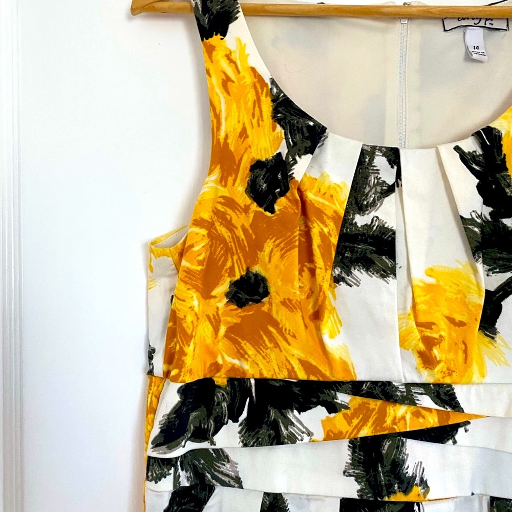 Corey Pretty pleats! A yellow, gold floral print stretch cotton dress.